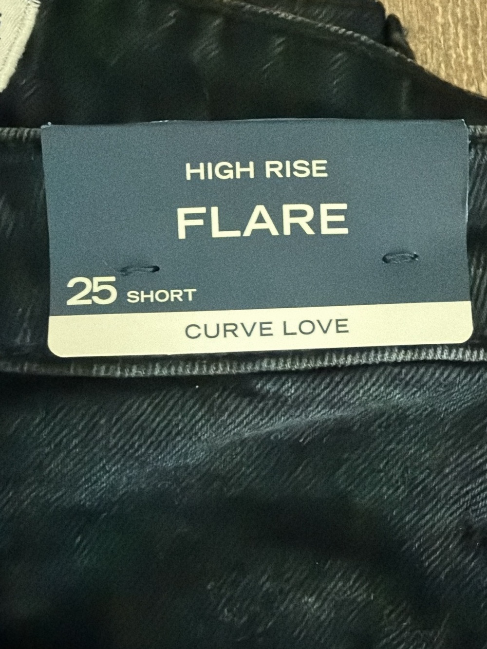 Abercrombie & Fitch Black Curve Love High-Rise Flare Jean - Size 25, NWT - Picture 6 of 7